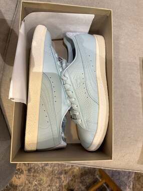 Puma Clyde Premium 'Frosted Dew' size 9M- 394834 02